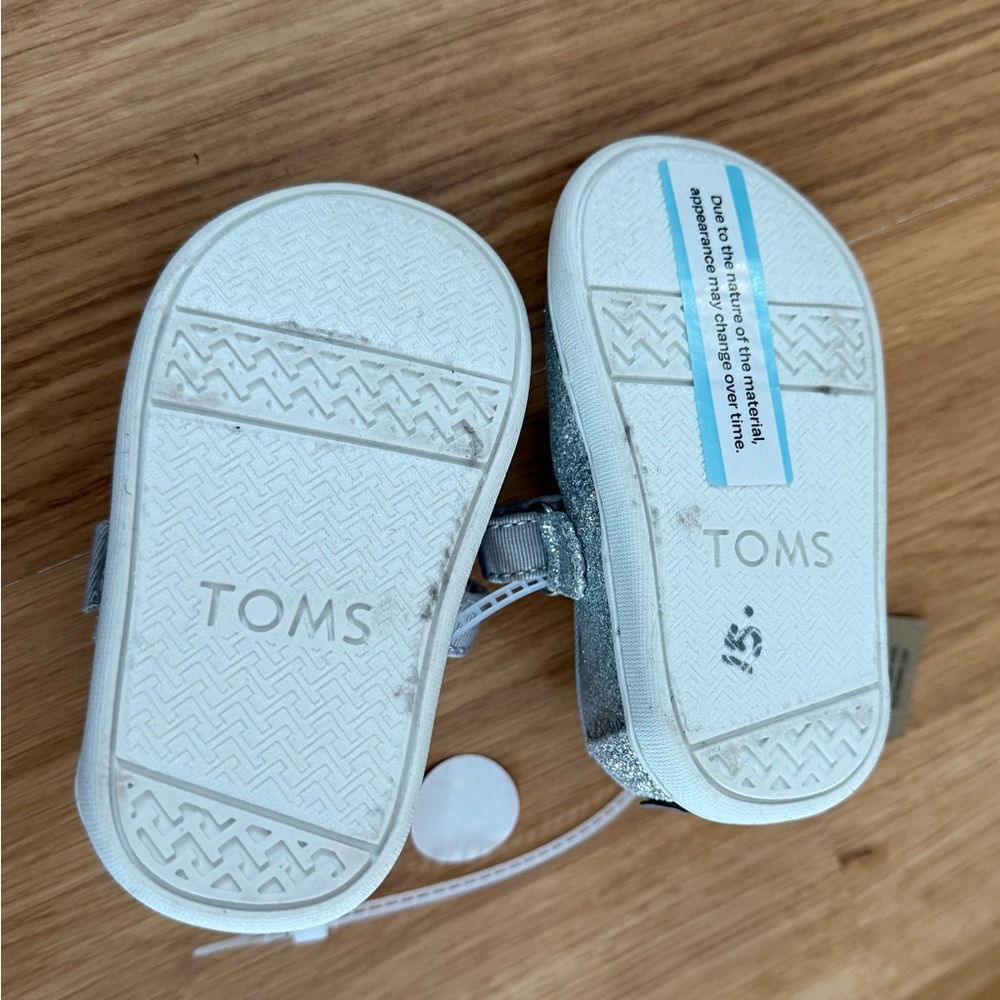 Toms Silver Glitter Baby Shoes - Picture 5 of 6